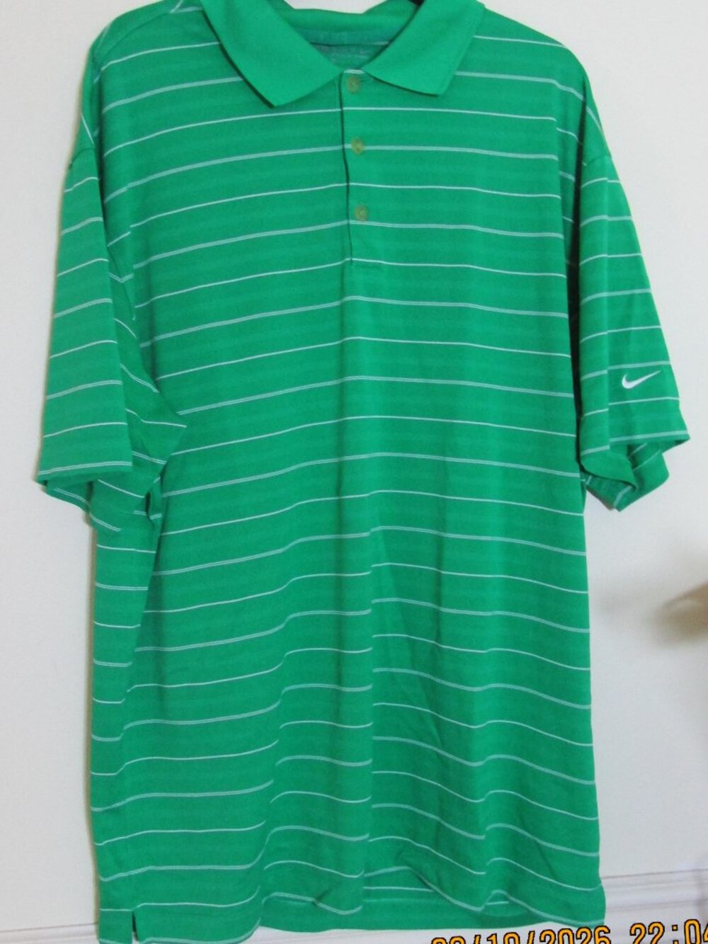 NIKE-mens Golf-Shirt size XL pull over-green white stripe-short sleeve-Fit Dry